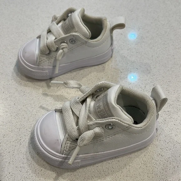 All Stars Converse White Baby Sneakers Size 2 - Picture 2 of 11